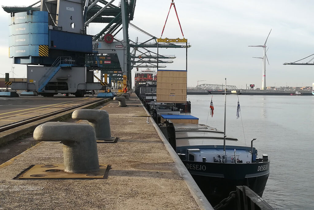 Transport voertuig van logistiek bedrijf Vellekoop Logistics