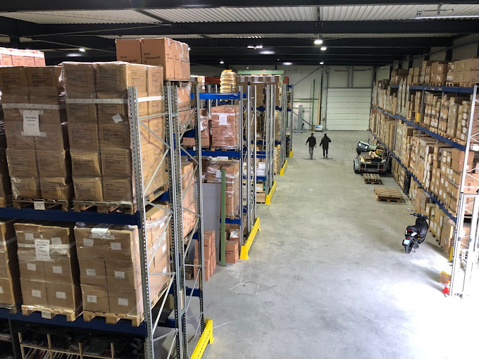 Warehouse van DFC Global